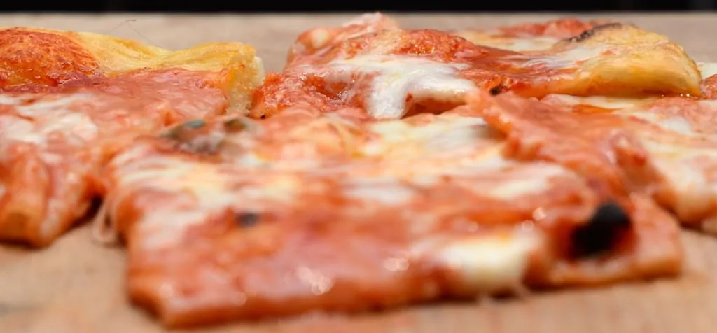 come fare la pizza ETR 1421 - Come fare la pizza a casa: ricetta, video e consigli per farla croccante
