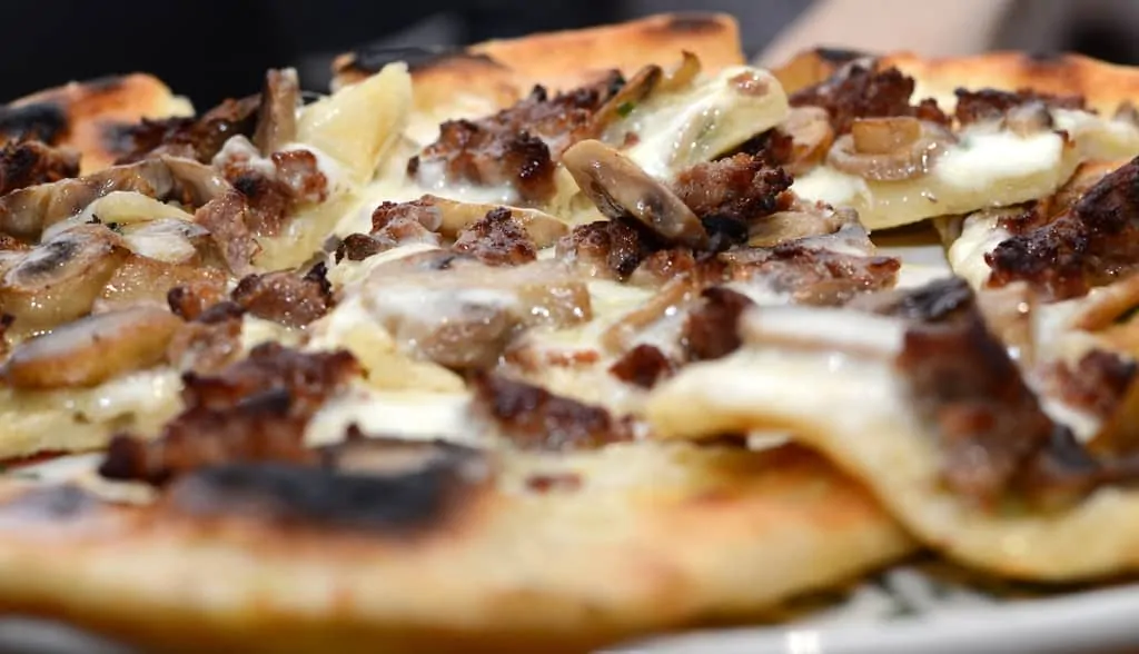 come fare la pizza ETR 1429 - Come fare la pizza a casa: ricetta, video e consigli per farla croccante